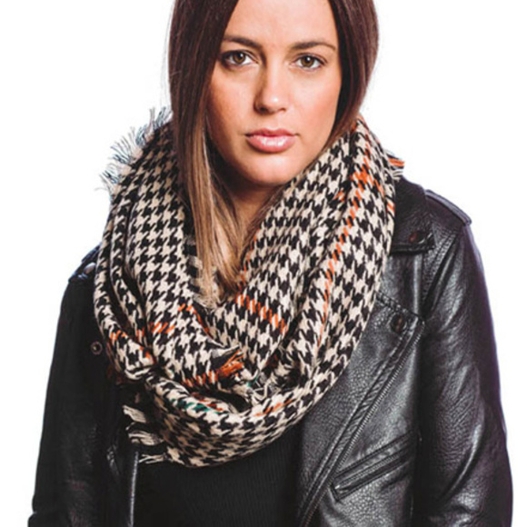 Houndstooth Infinity Scarf - Picture 1 of 1